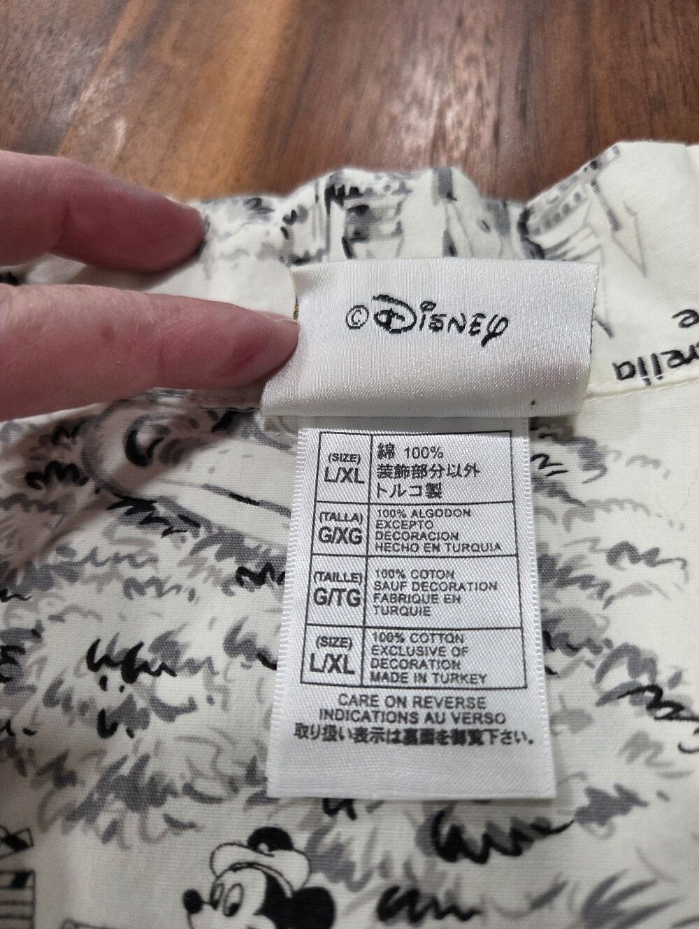 Walt Disney World Vintage Sleep Shirt White with Black Scenic Toile Print XL - Picture 8 of 10